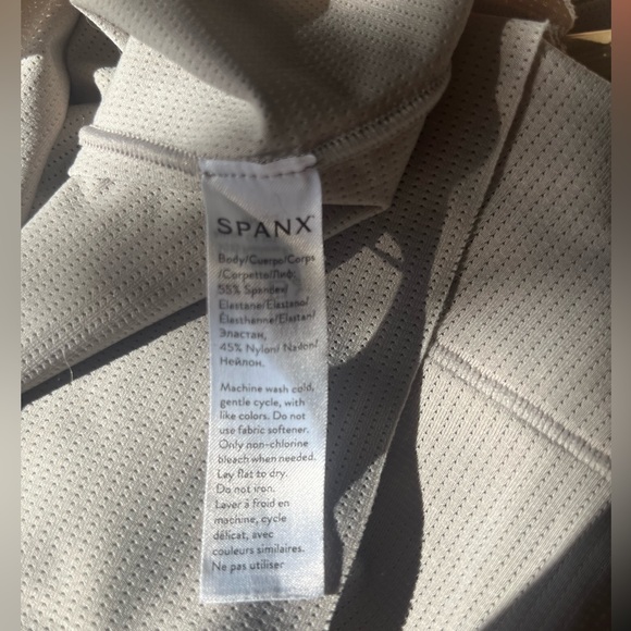 Spanx by Sara Blakely Medium Tank Top - Picture 4 of 5